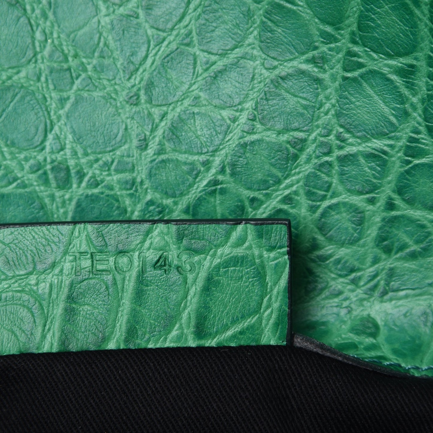 Calfskin Crocodile Embossed Medium Antigona Envelope Clutch Emerald