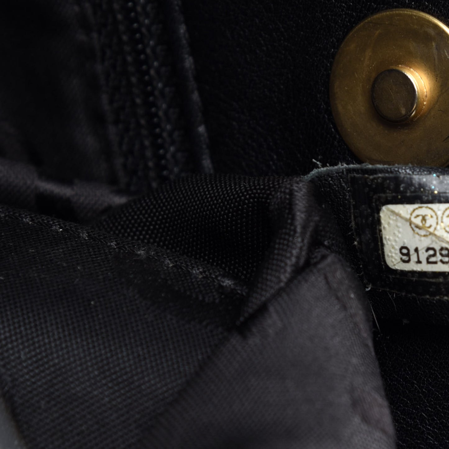 Calfskin Contrast Stitch Surpique Tote Black