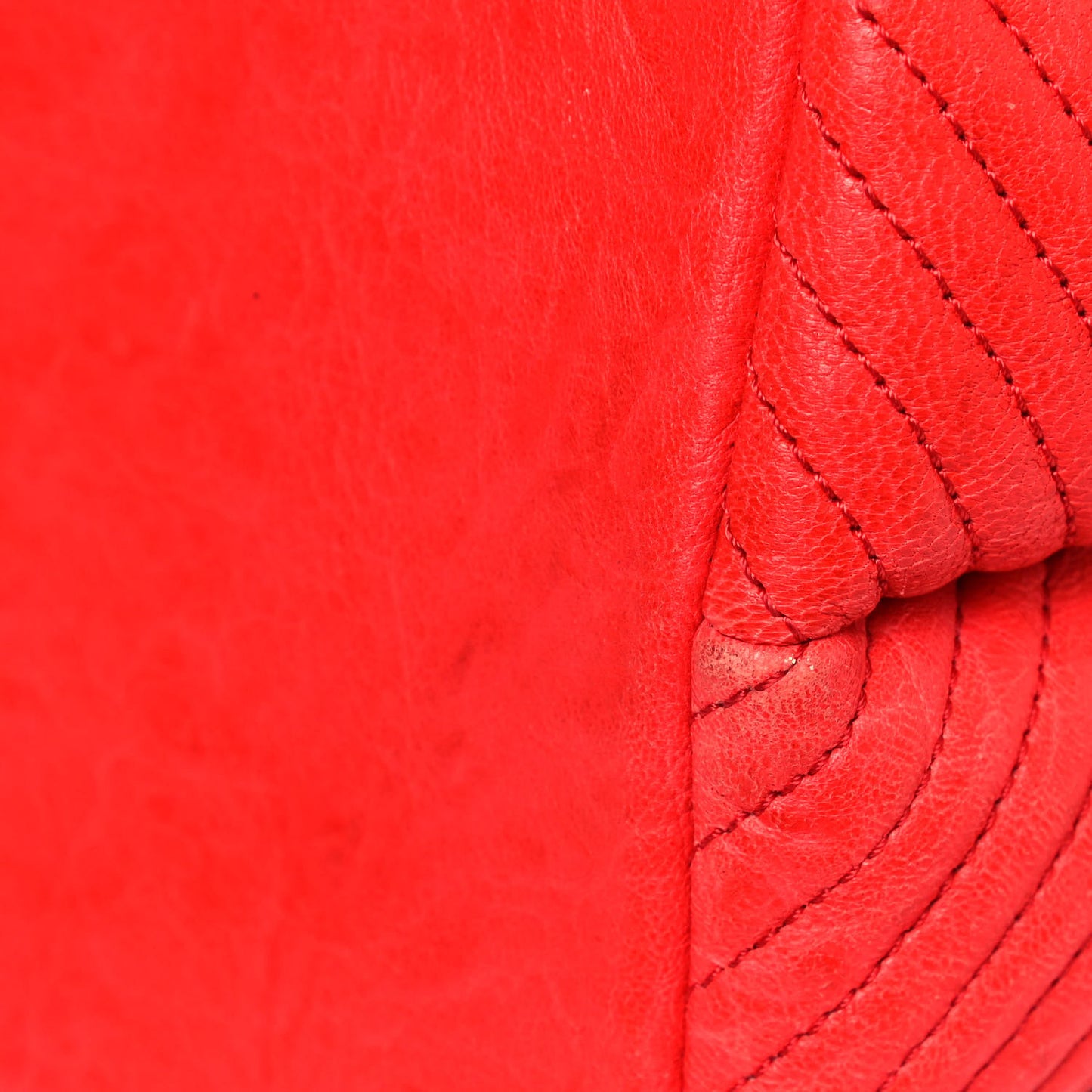 Wrinkled Lambskin Chevron Quilted Large Surpique Tote Red
