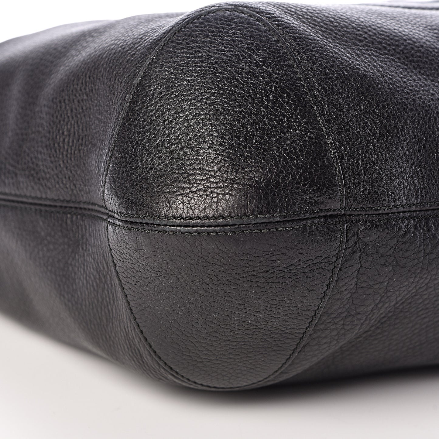 Pebbled Calfskin Medium Soho Chain Hobo Black