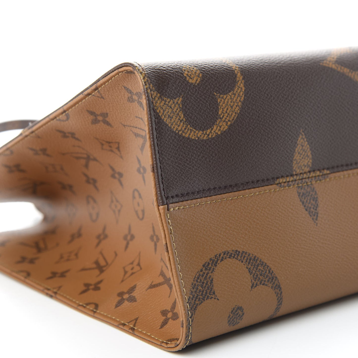 Reverse Monogram Giant Onthego MM