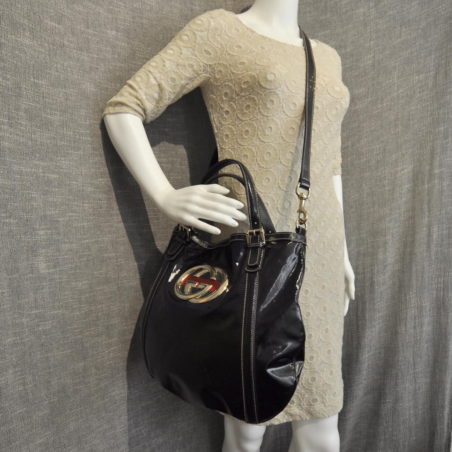 Dialux Medium Britt Tote Black