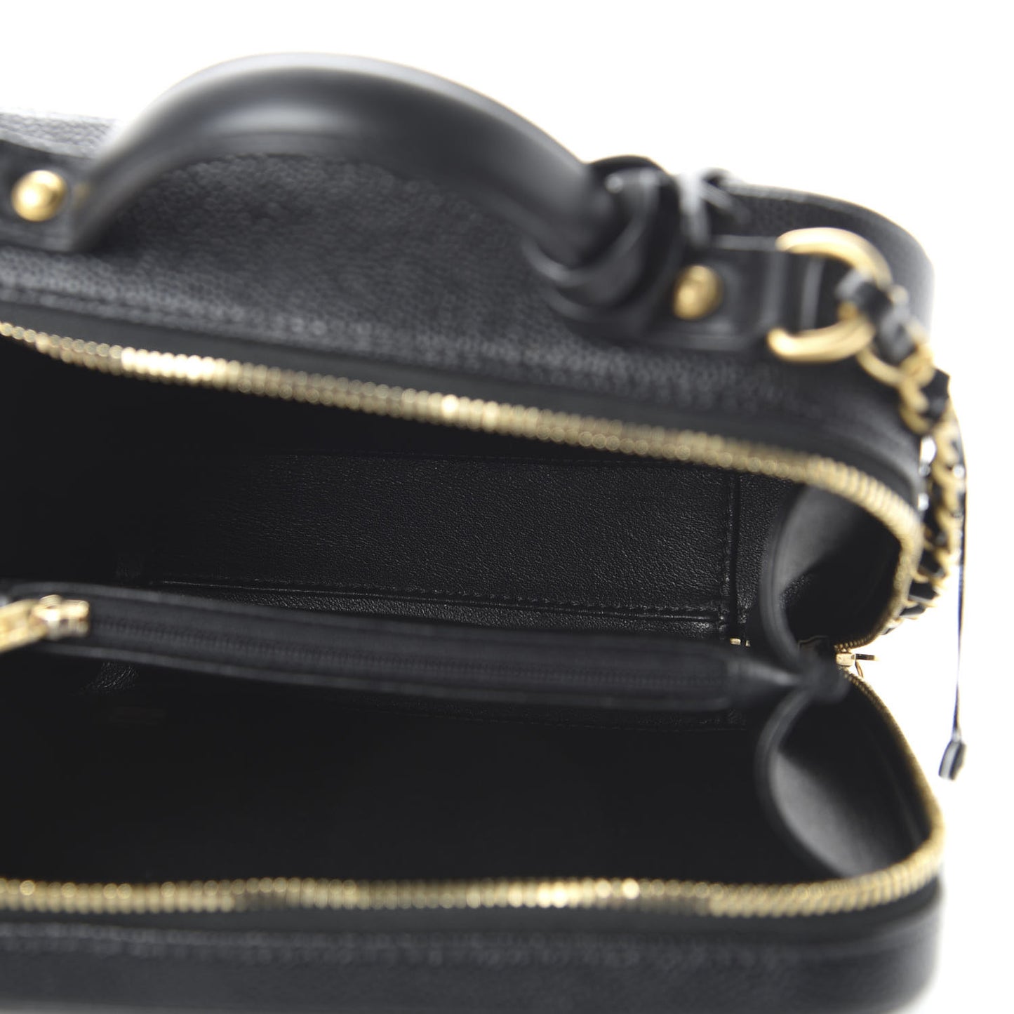 Caviar Quilted Medium CC Filigree Vanity Case Black
