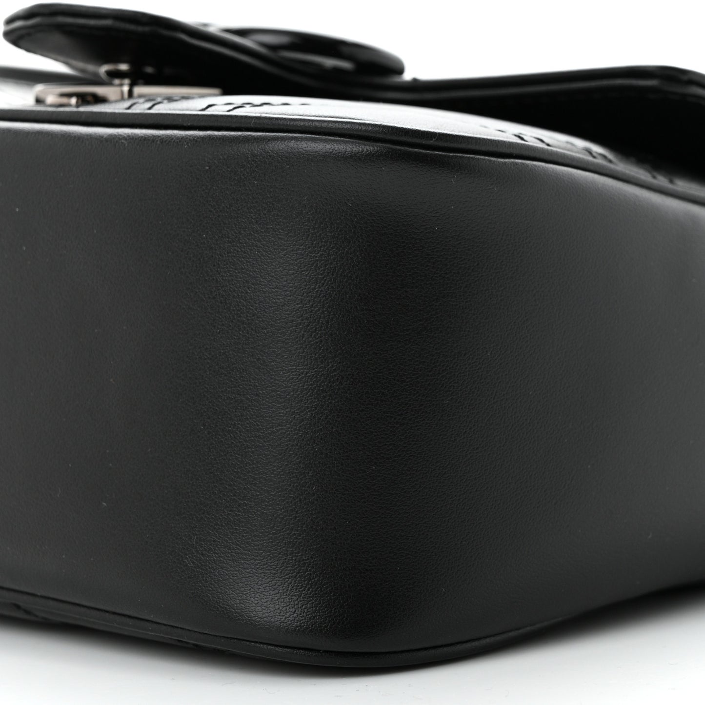 Calfskin Matelasse Monochrome Mini GG Marmont Crossbody Shoulder Bag Black