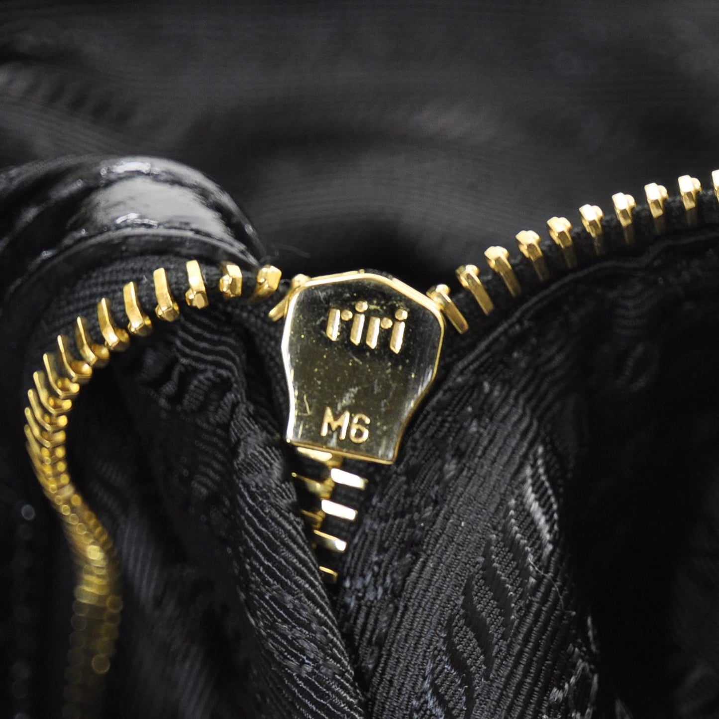 Tessuto Vernice Bowler White