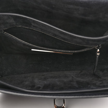 Valentino Garavani Pebbled Calfskin Onyx Medium Rockstud Rolling Flap Saddle Bag Black 5 of 10