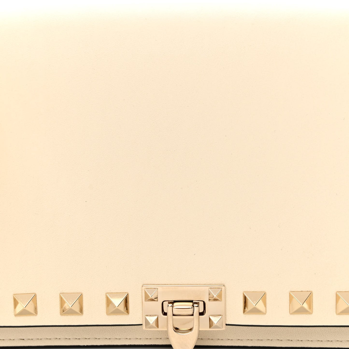 Vitello Rockstud Flip Lock Wallet On Chain Light Ivory