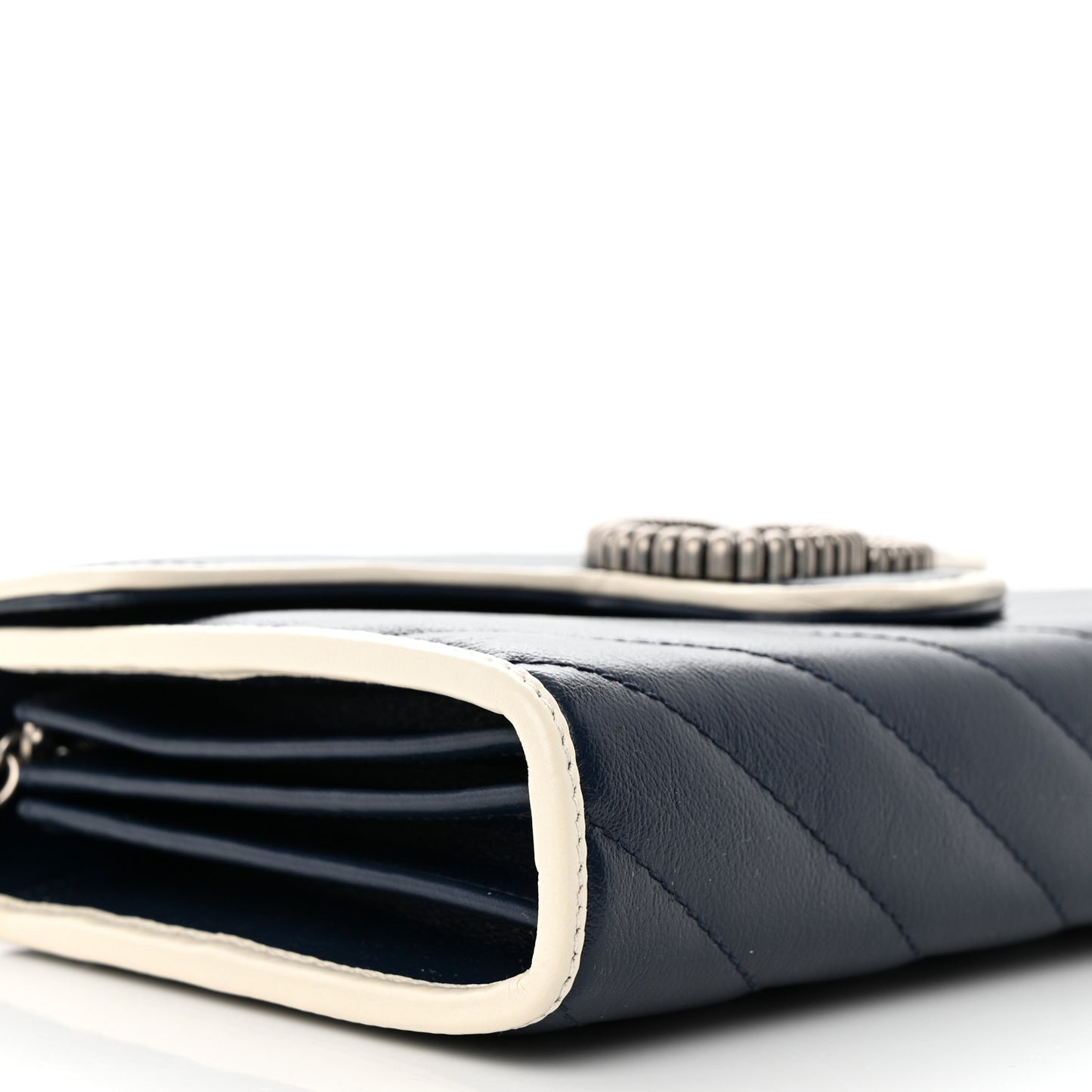Vintage Effect Calfskin Matelasse Diagonal Torchon GG Marmont Chain Wallet Blue Agata Mystic White