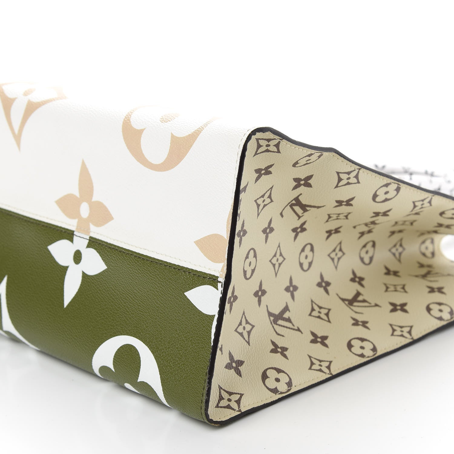 Louis Vuitton Monogram Giant Onthego GM Kaki Beige 8 of 8