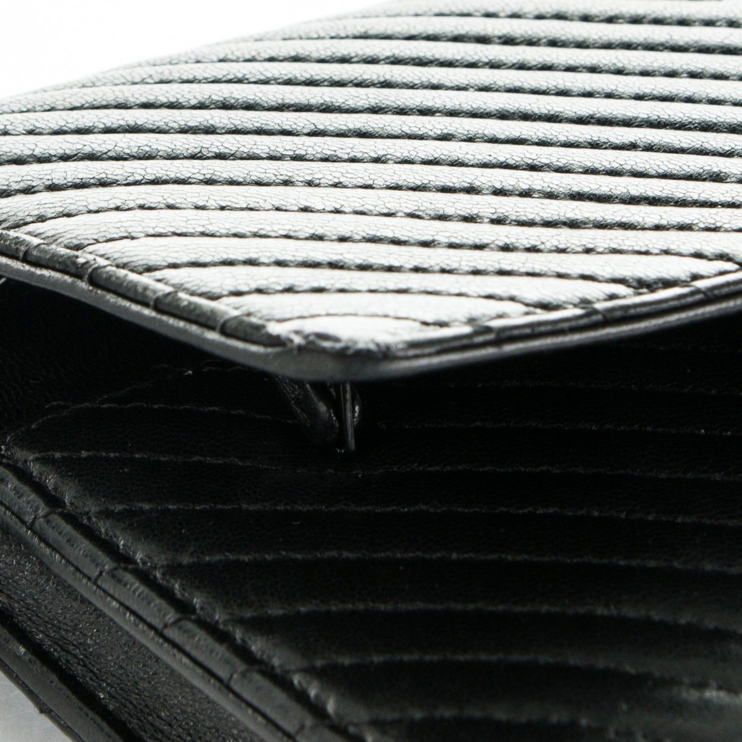 Lambskin Chevron Wallet On Chain WOC Black