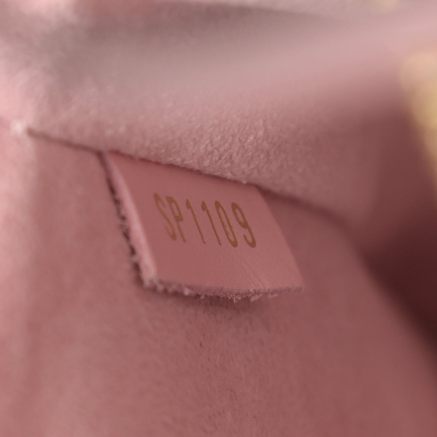 Damier Azur Neonoe MM Eau De Rose