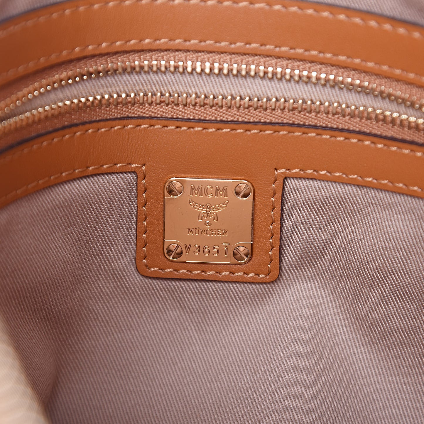 Visetos Medium Crossbody Pouch Cognac
