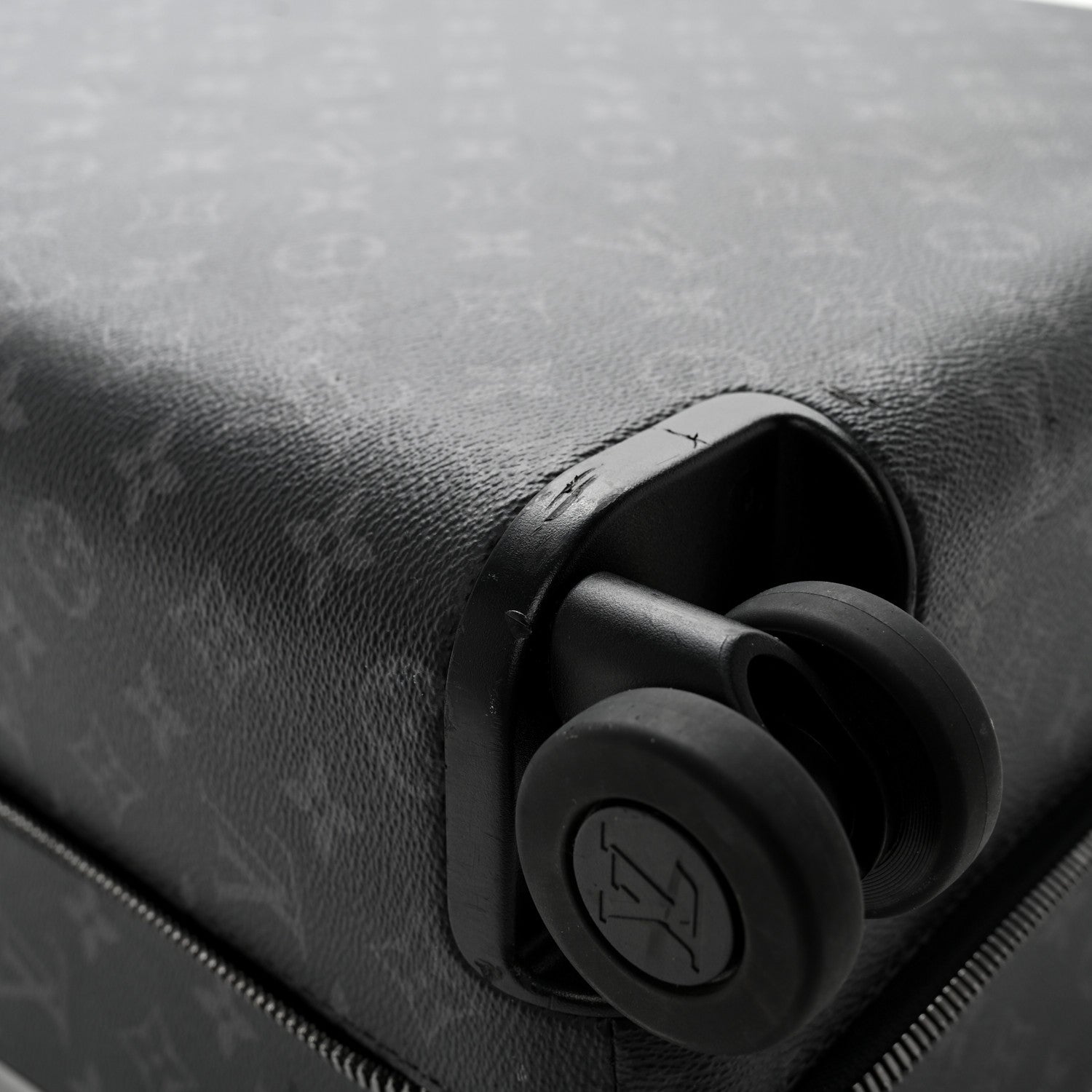 Louis Vuitton Monogram Eclipse Horizon 55 17 of 18
