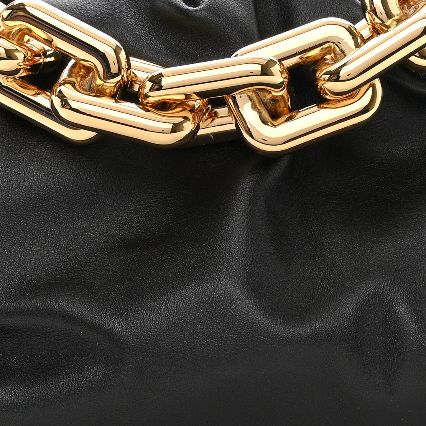 Calfskin The Pouch Chain Black