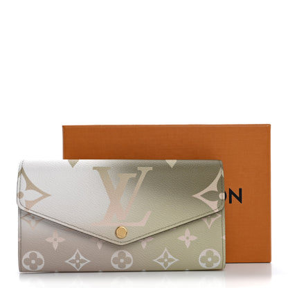 Louis Vuitton Monogram Giant Spring In The City Sarah Wallet NM Sunset Kaki 7 of 7