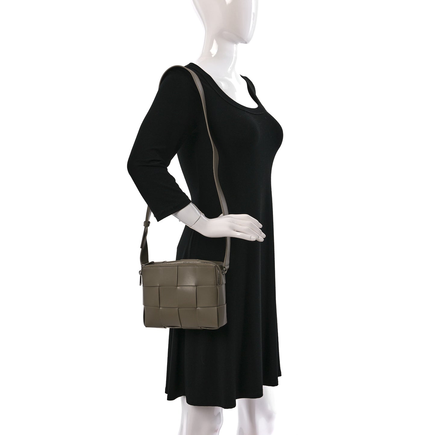 Lambskin Maxi Intrecciato Cassette Camera Bag Taupe