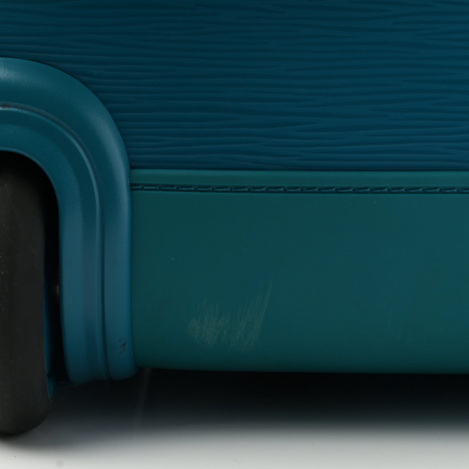 Louis Vuitton Epi Pegase 45 Cyan 27 of 29