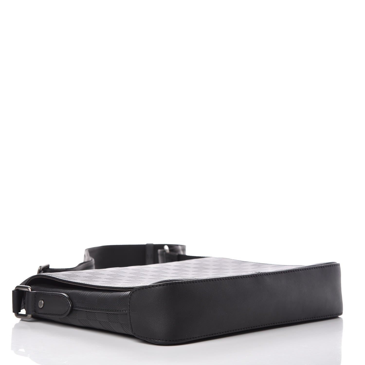 Louis Vuitton Damier Infini District PM Onyx 4 of 9