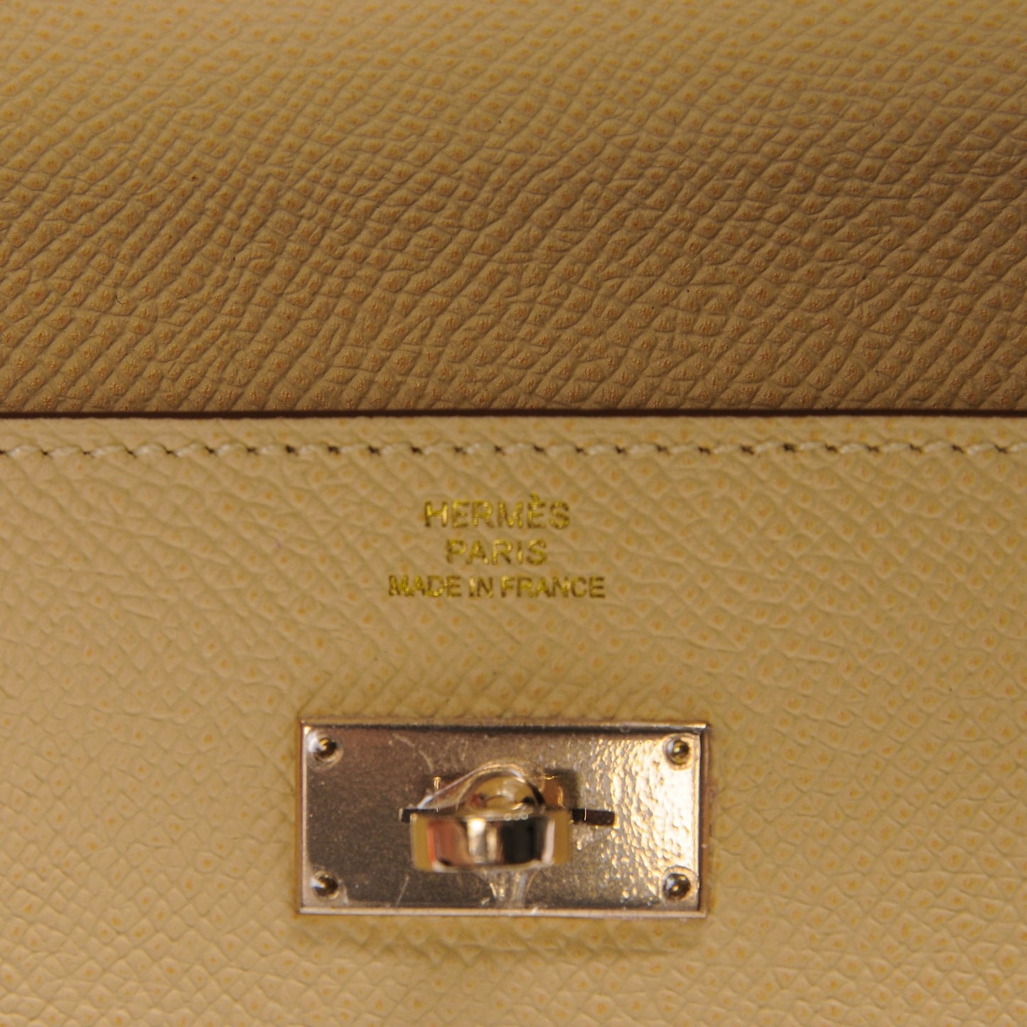 Epsom Kelly Longue Wallet Soufre