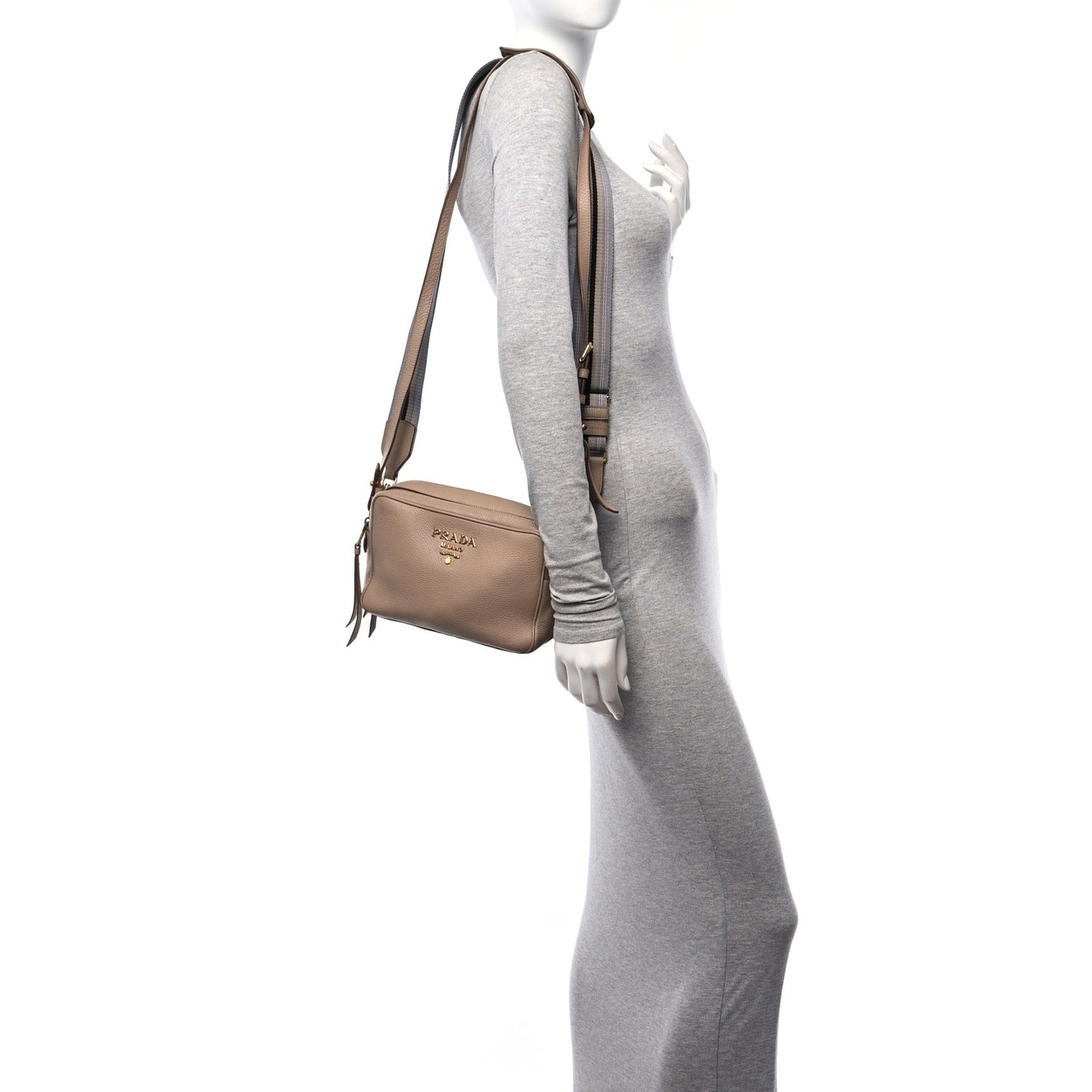 Vitello Daino Camera Crossbody Cammeo