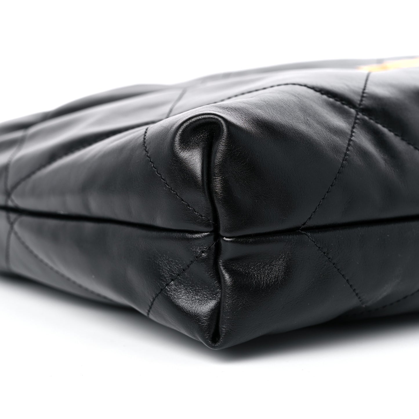 Shiny Calfskin Quilted Chanel 22 Black