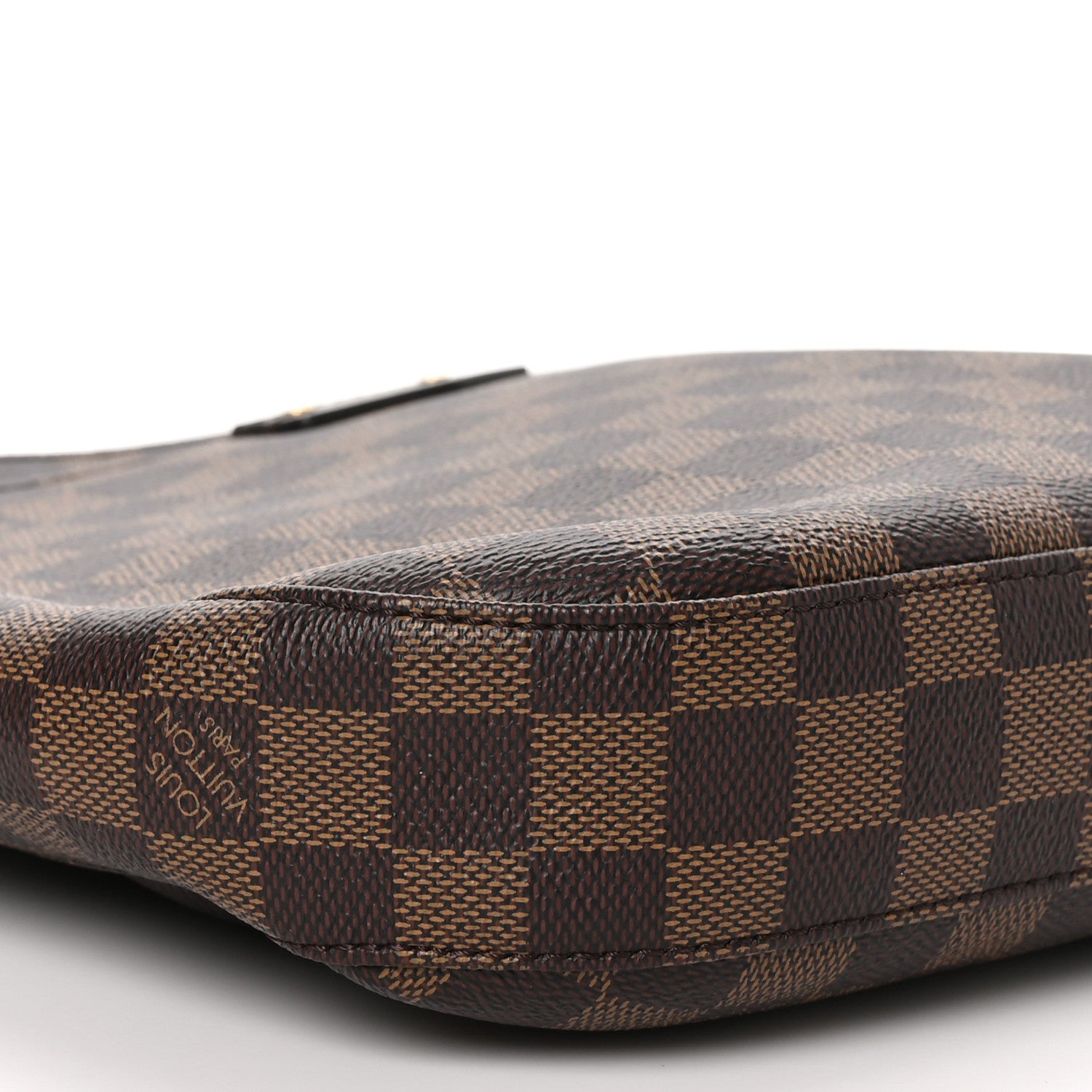 Louis Vuitton Damier Ebene South Bank Besace 9 of 10