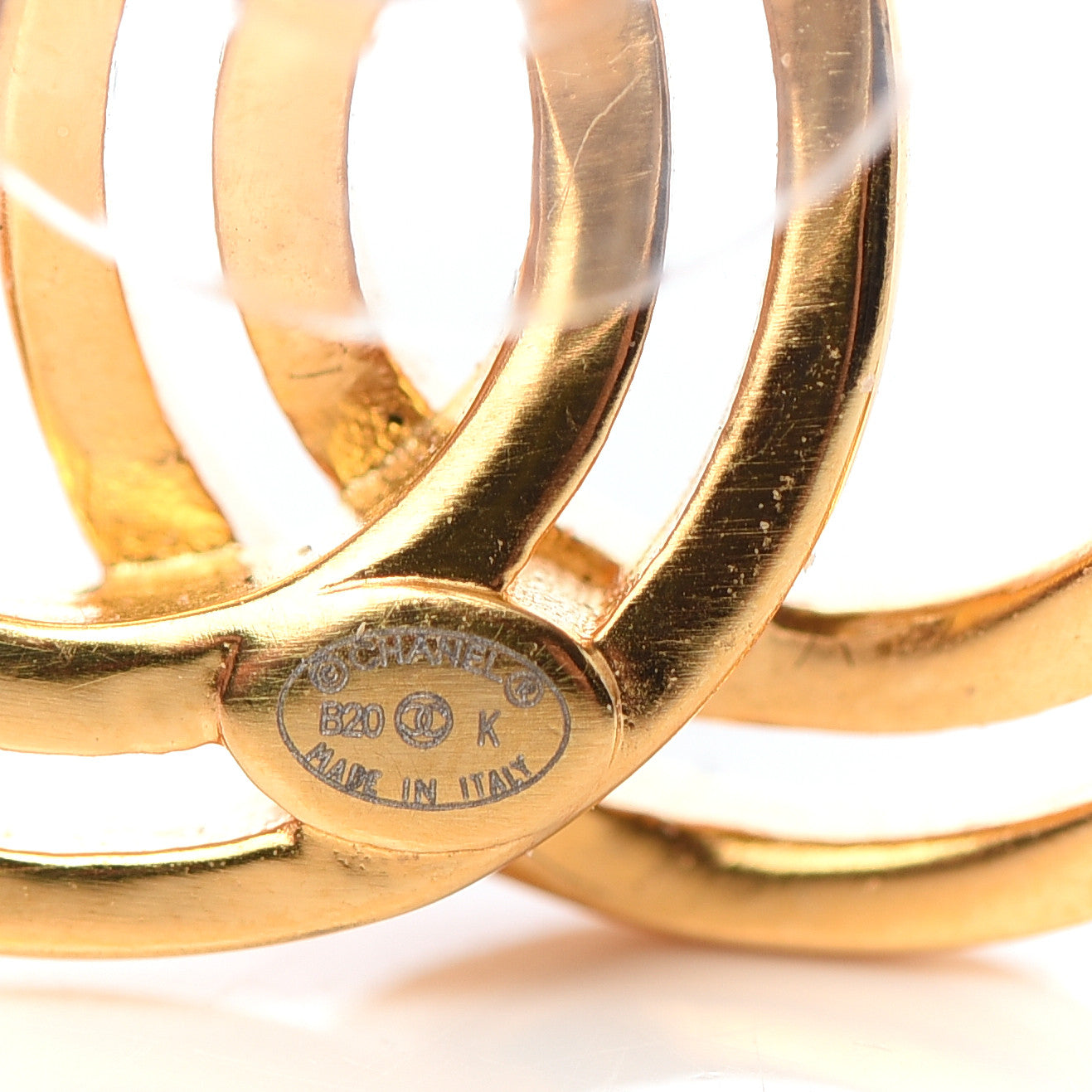 Metal Obazine CC Earrings Gold