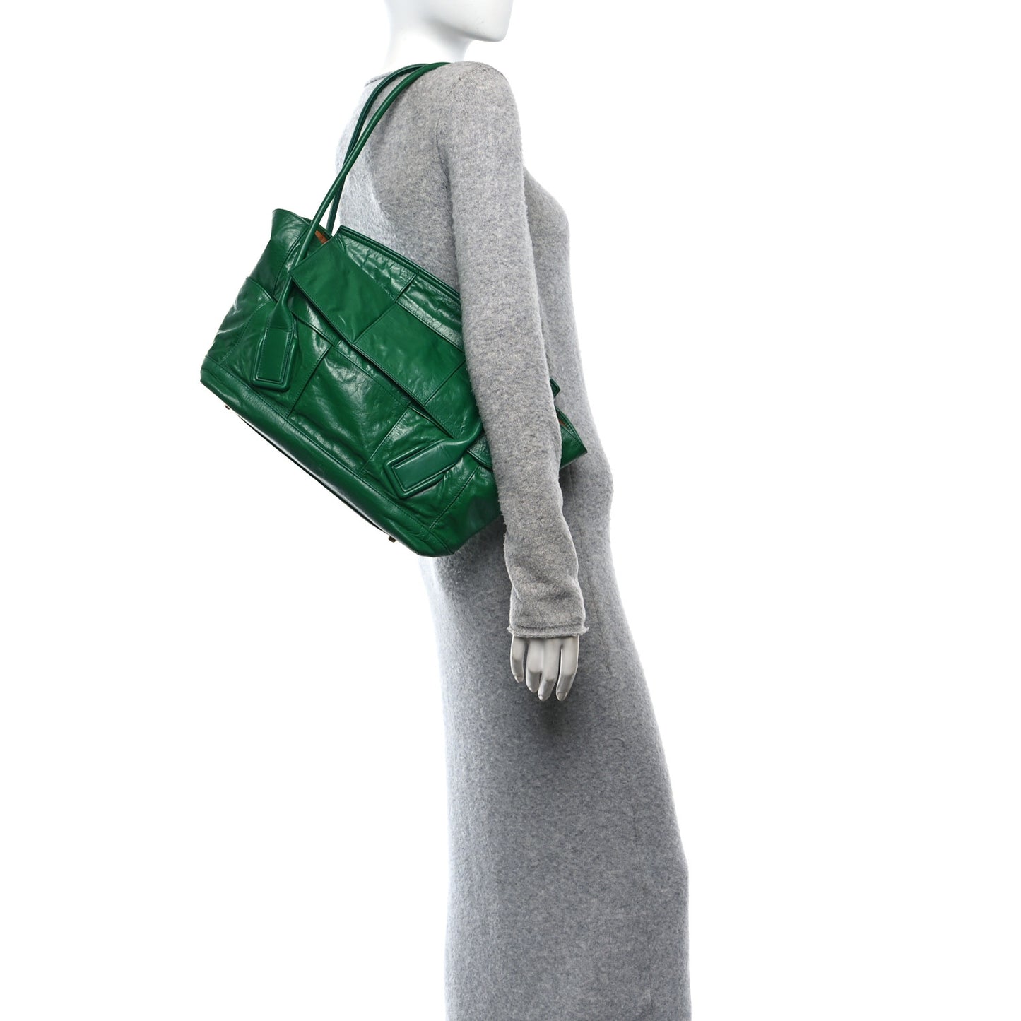 Paper Calfskin Maxi Intrecciato Medium Arco Slouch Racing Green