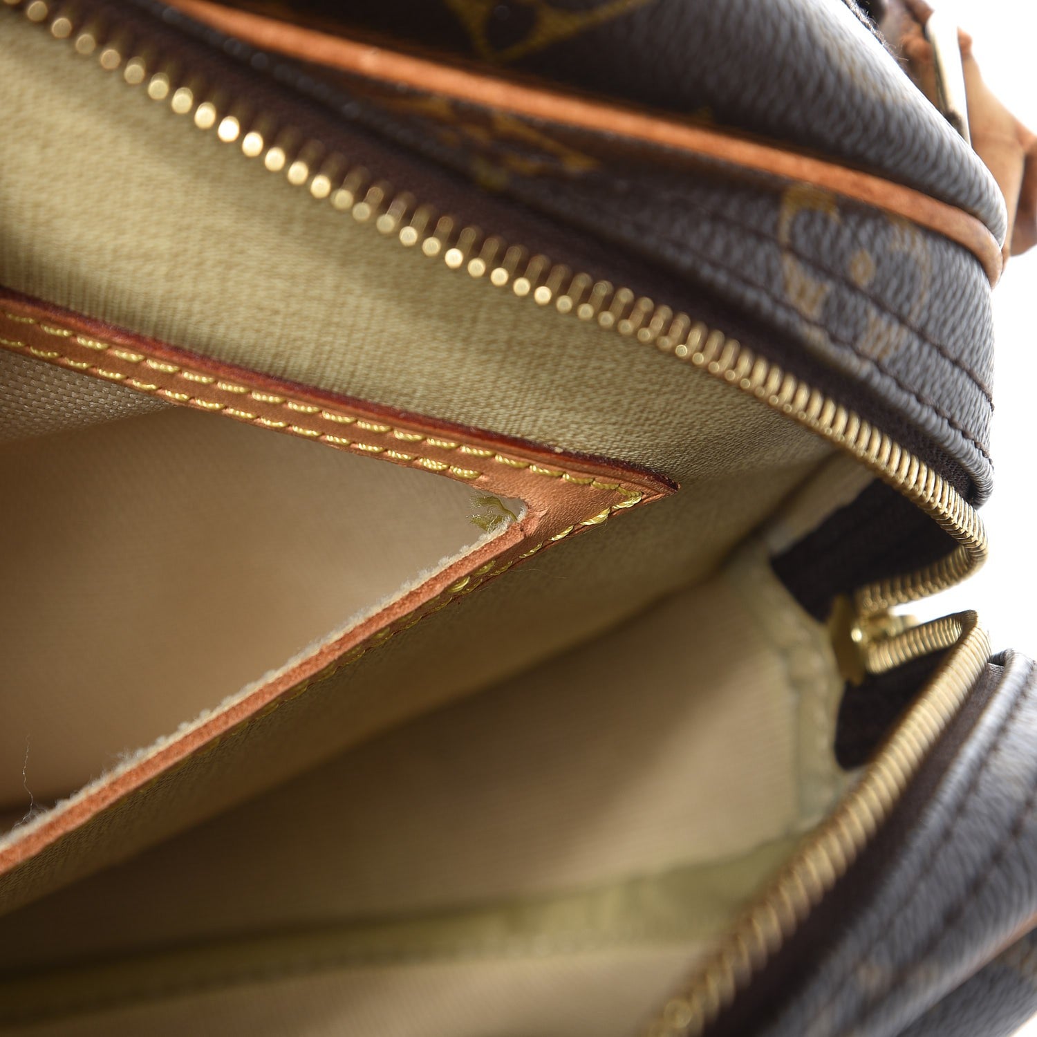 Louis Vuitton Monogram Reporter PM 13 of 15