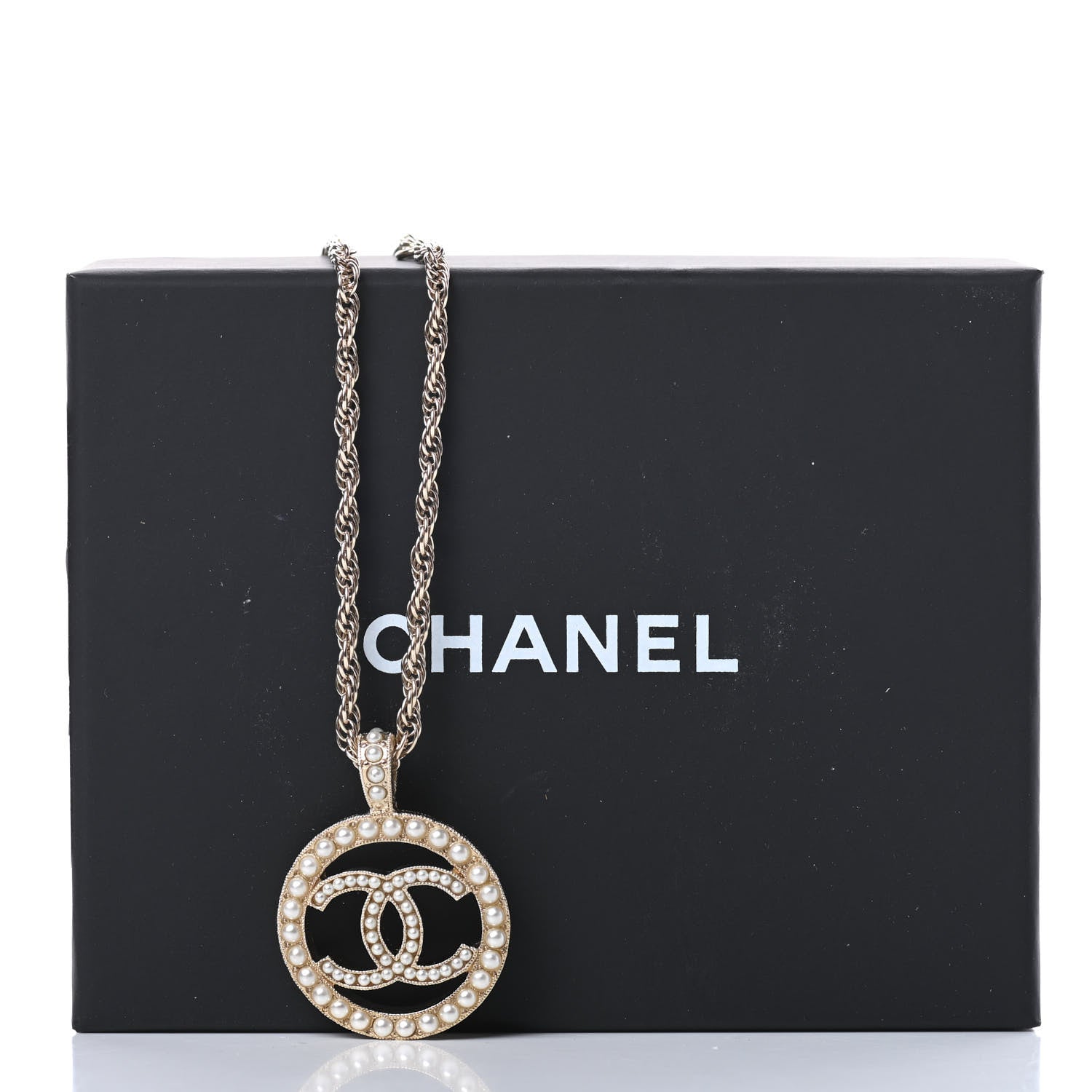 Chanel Pearl CC Round Pendant Necklace Gold 5 of 5