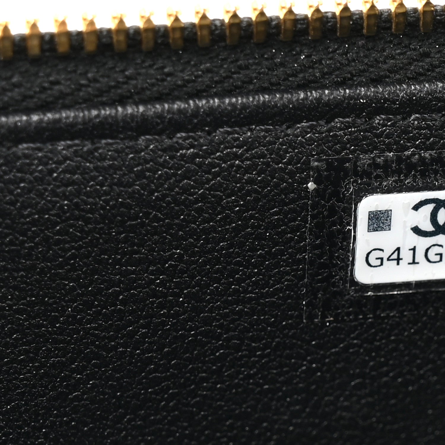 Chanel Shiny Calfskin Quilted Pick Me Up Vanity Case Black 7 of 13