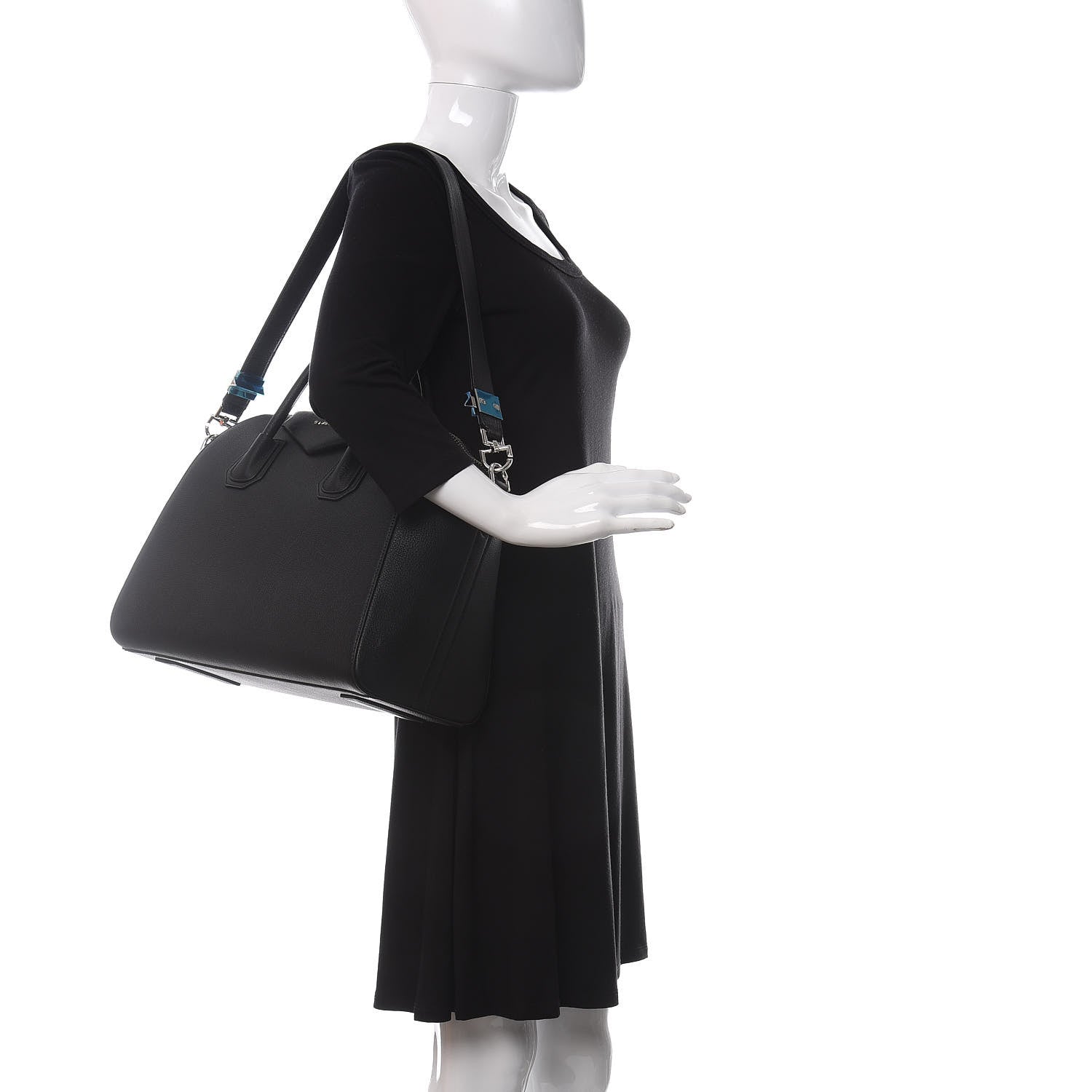 Givenchy Sugar Goatskin Medium Antigona Black 2 of 13