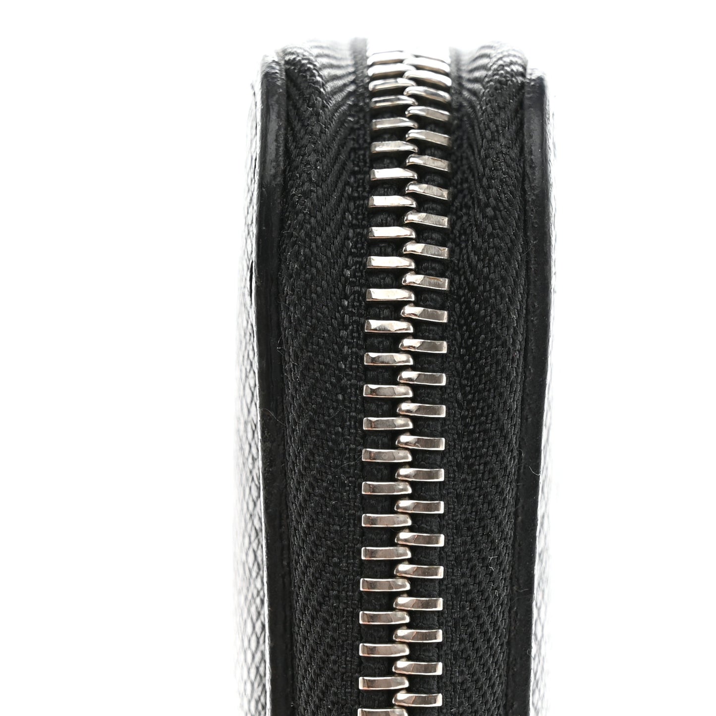 Taiga Zippy Organizer Wallet Black