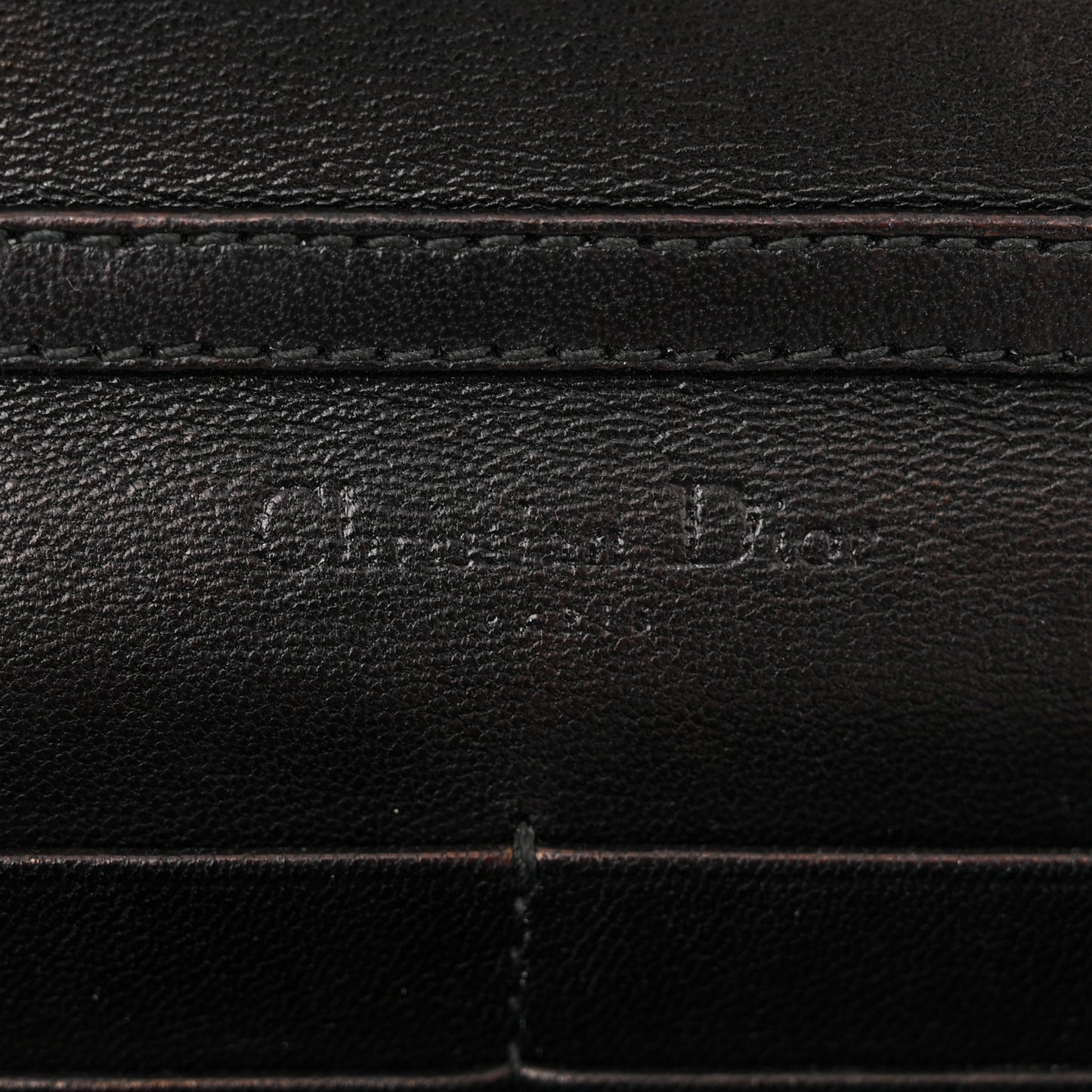 Smooth Lambskin Tribale Chain Wallet Black