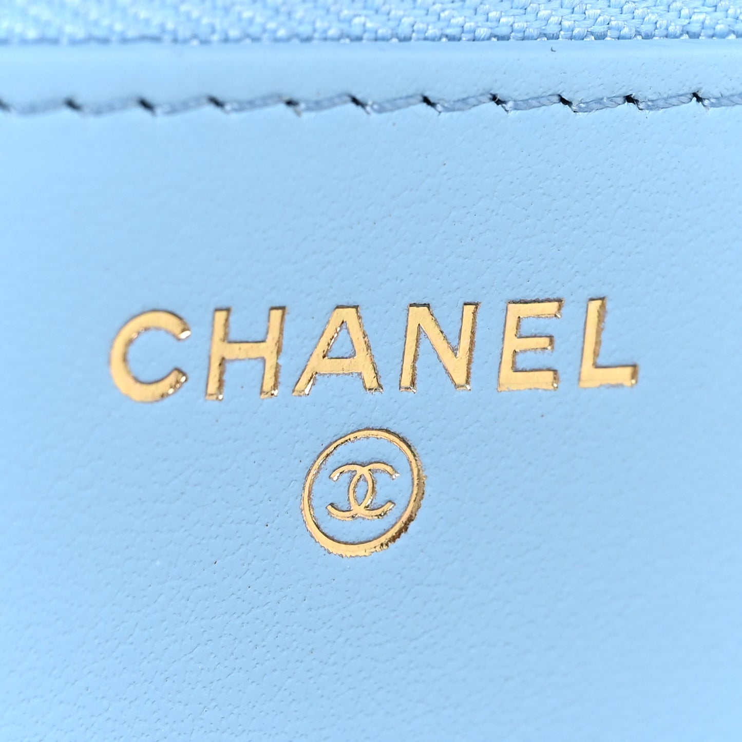 Shiny Caviar Quilted Pick Me Up Wallet On Chain WOC Blue