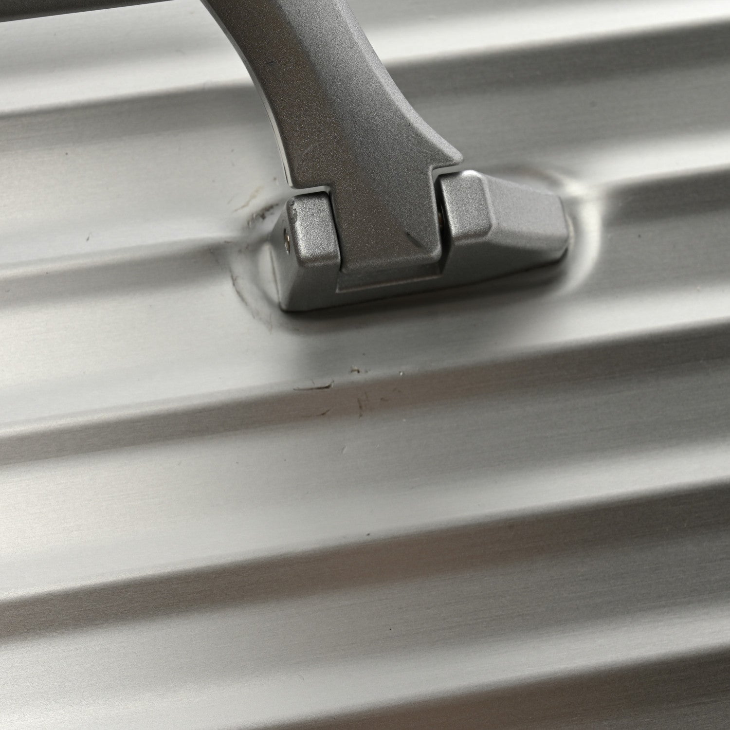 Rimowa Aluminum Topas Vanity Case Silver 17 of 18