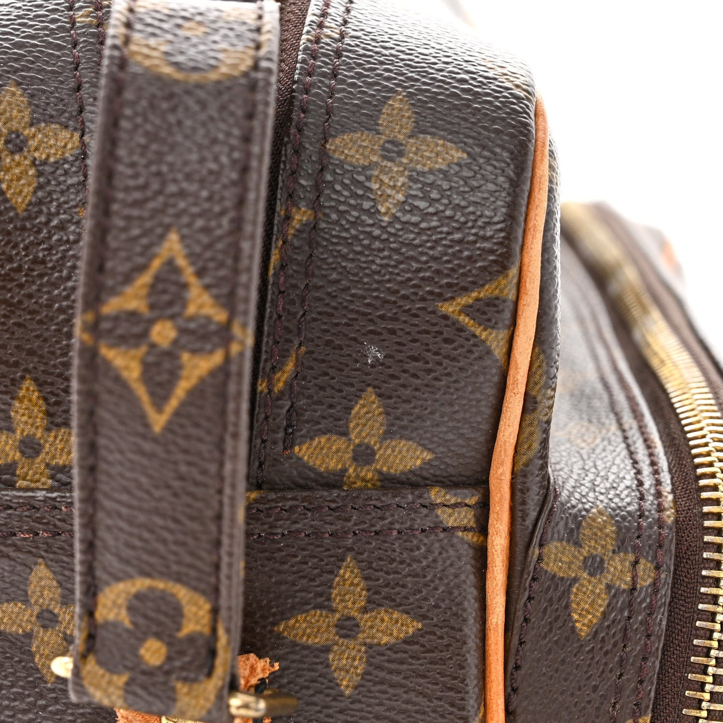 Monogram Nil 28