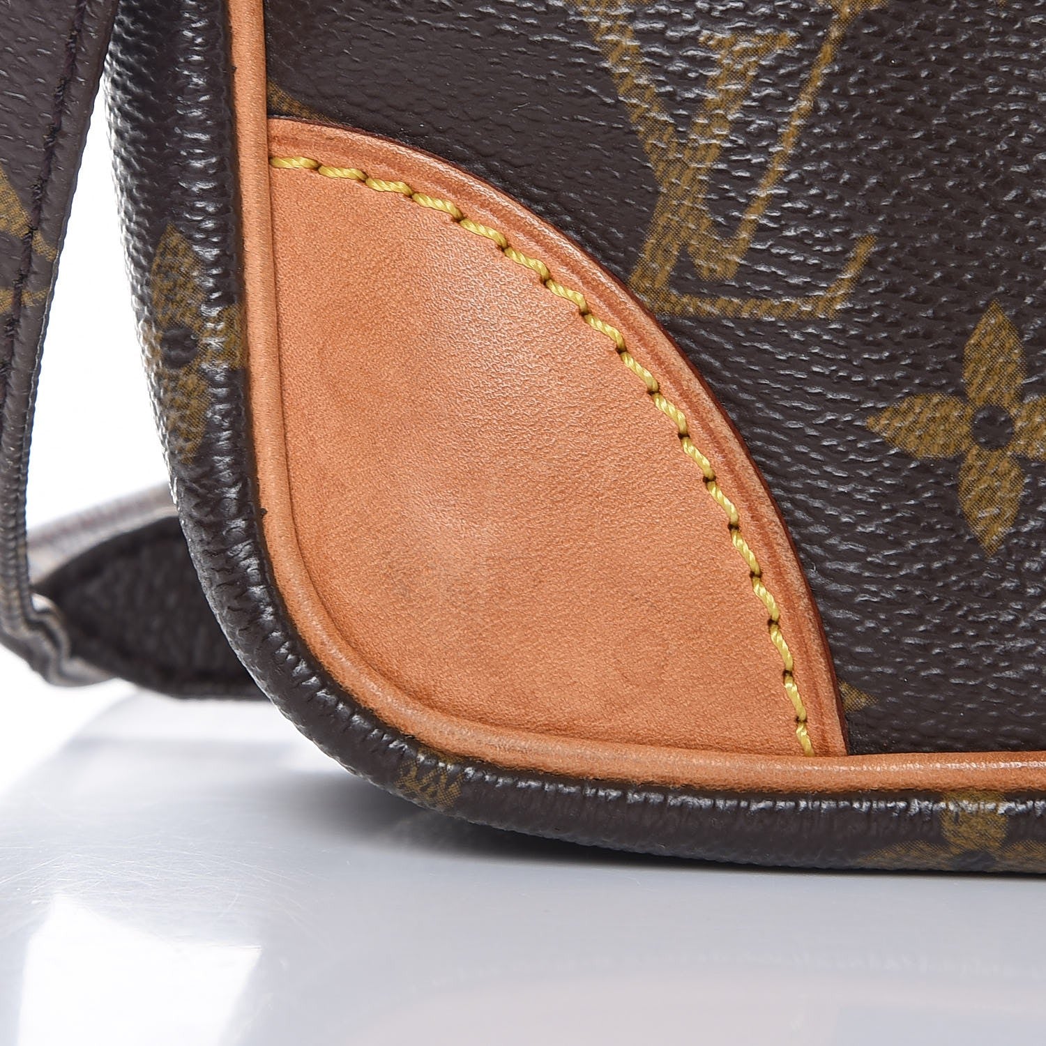 Louis Vuitton Monogram Danube 21 8 of 10