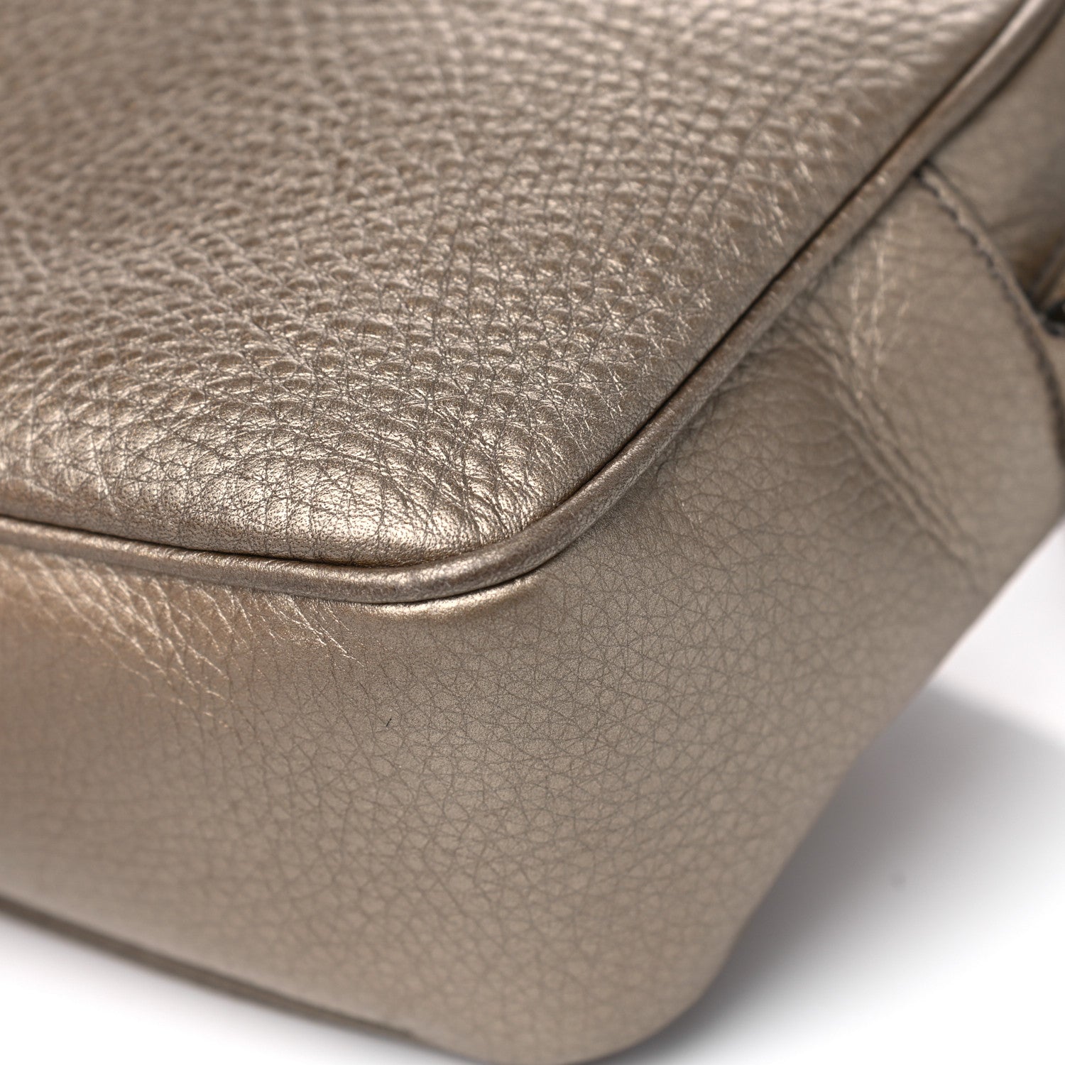 Gucci Metallic Pebbled Calfskin Small Soho Disco Bag Golden Beige 11 of 11