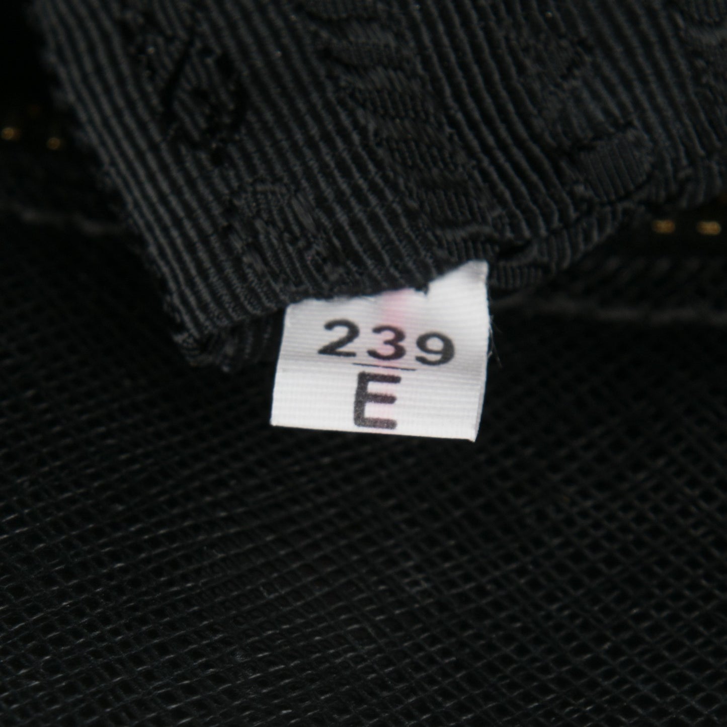Saffiano Lux Medium Promenade Tote Black