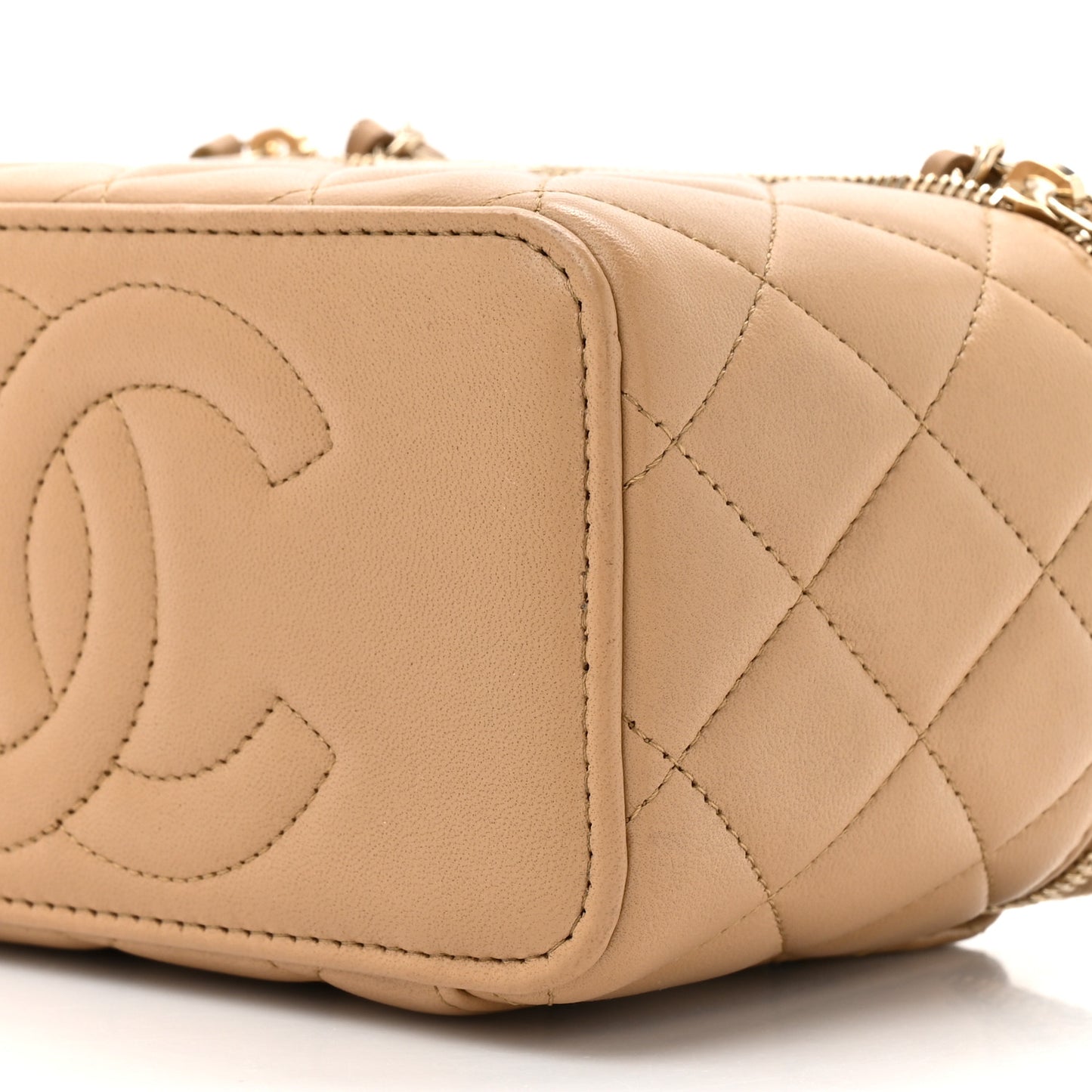 Lambskin Quilted Small Top Handle Vanity Case With Chain Beige