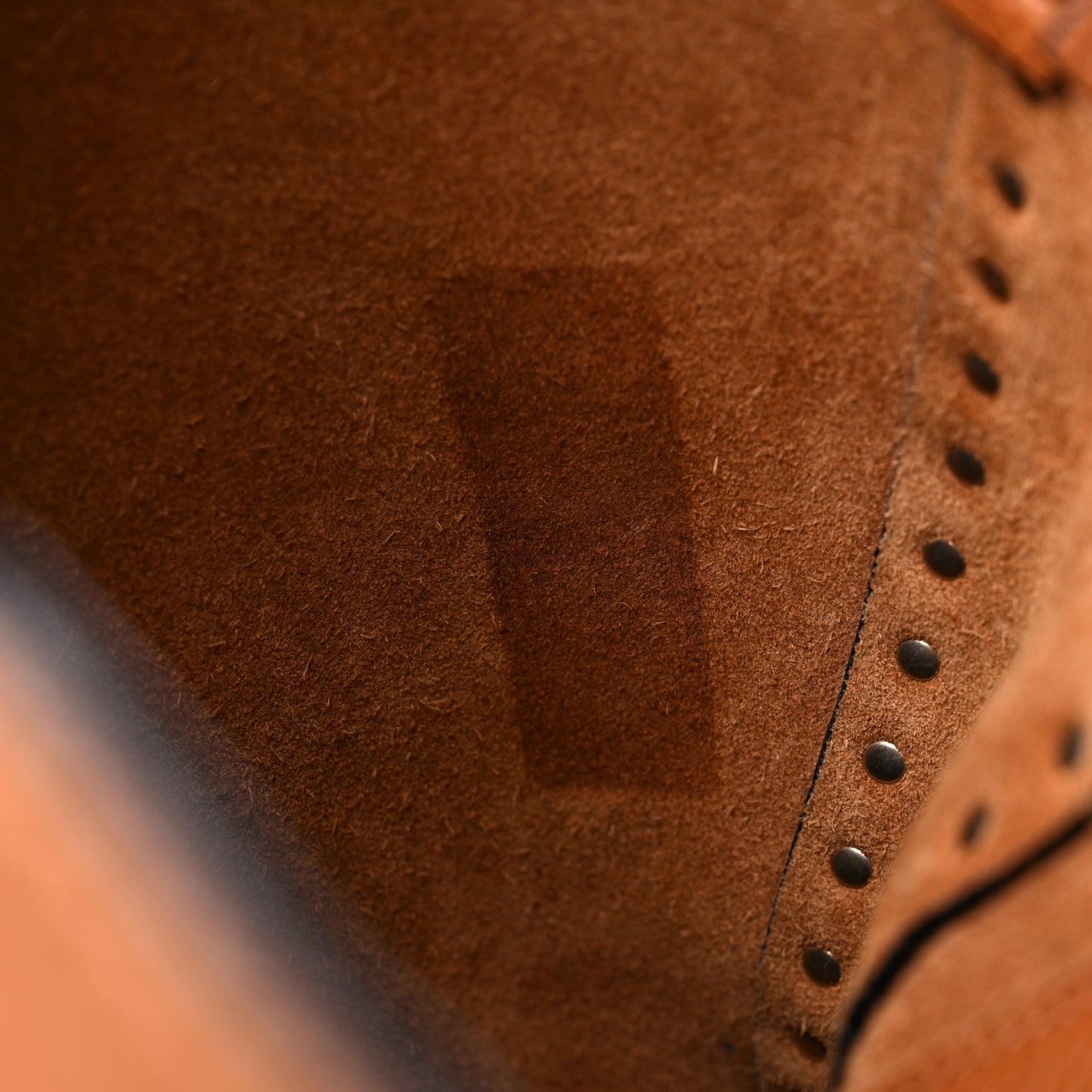 Pebbled Calfskin Small Rockstud Flip-Lock Messenger Bag Light Cuir