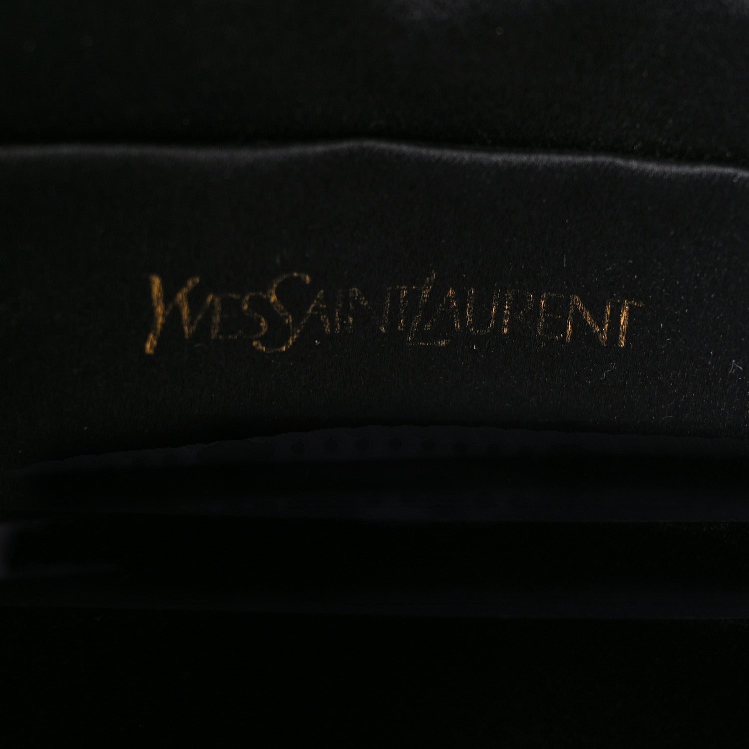 Saint Laurent Textured Patent Monogram Large Belle De Jour Clutch Black 6 of 9