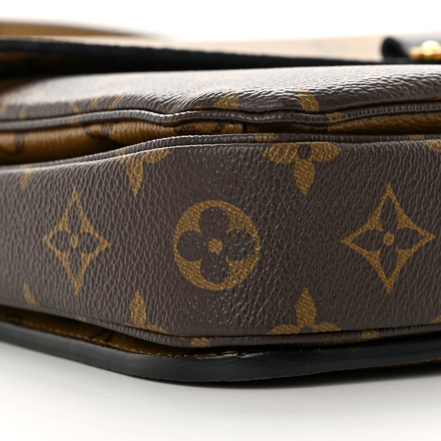 Reverse Monogram Pochette Metis