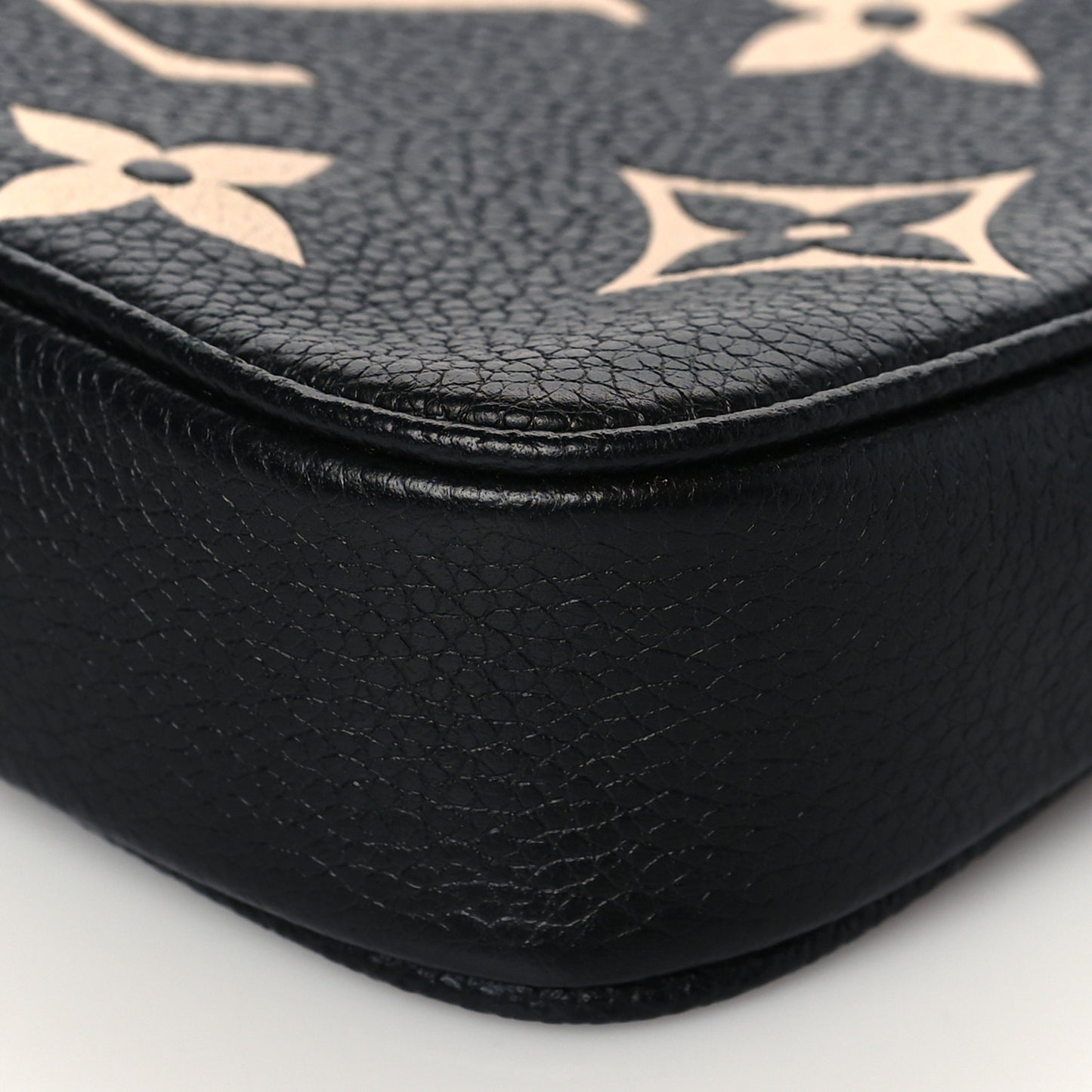 Empreinte Monogram Giant Mini Pochette Accessories Black