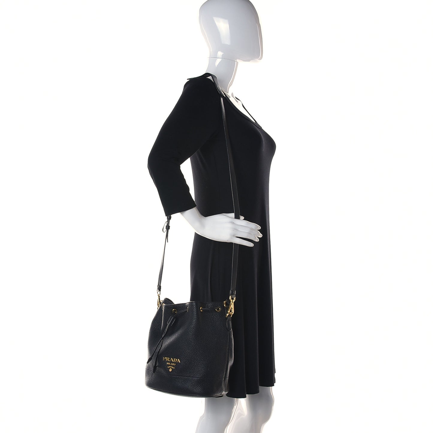 Vitello Daino Bucket Bag Black