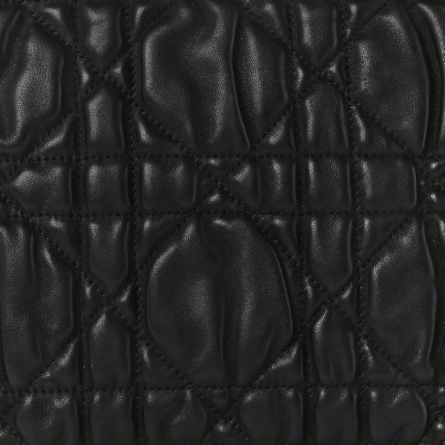 Lambskin Cannage Pouch Black