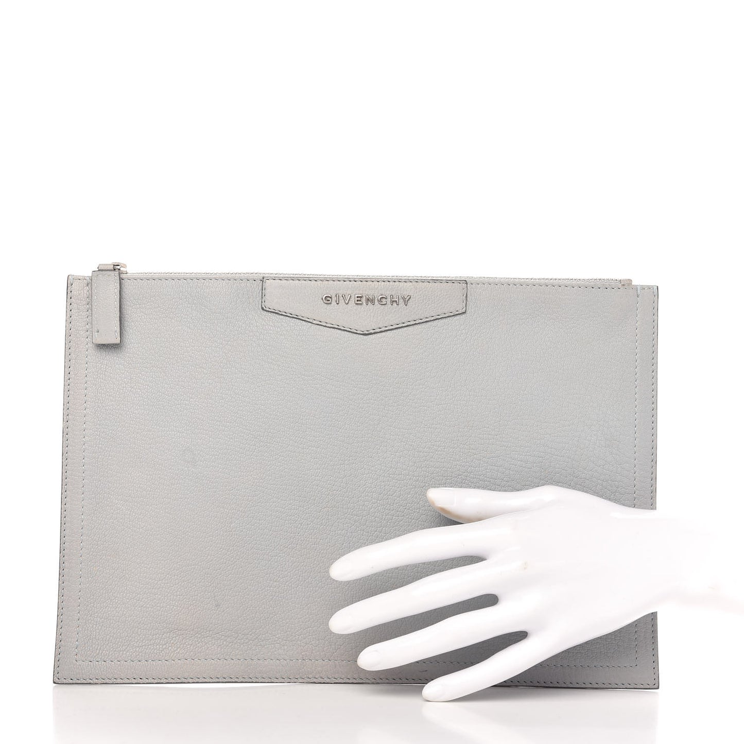 Sugar Goatskin Medium Antigona Pouch Pearl Grey