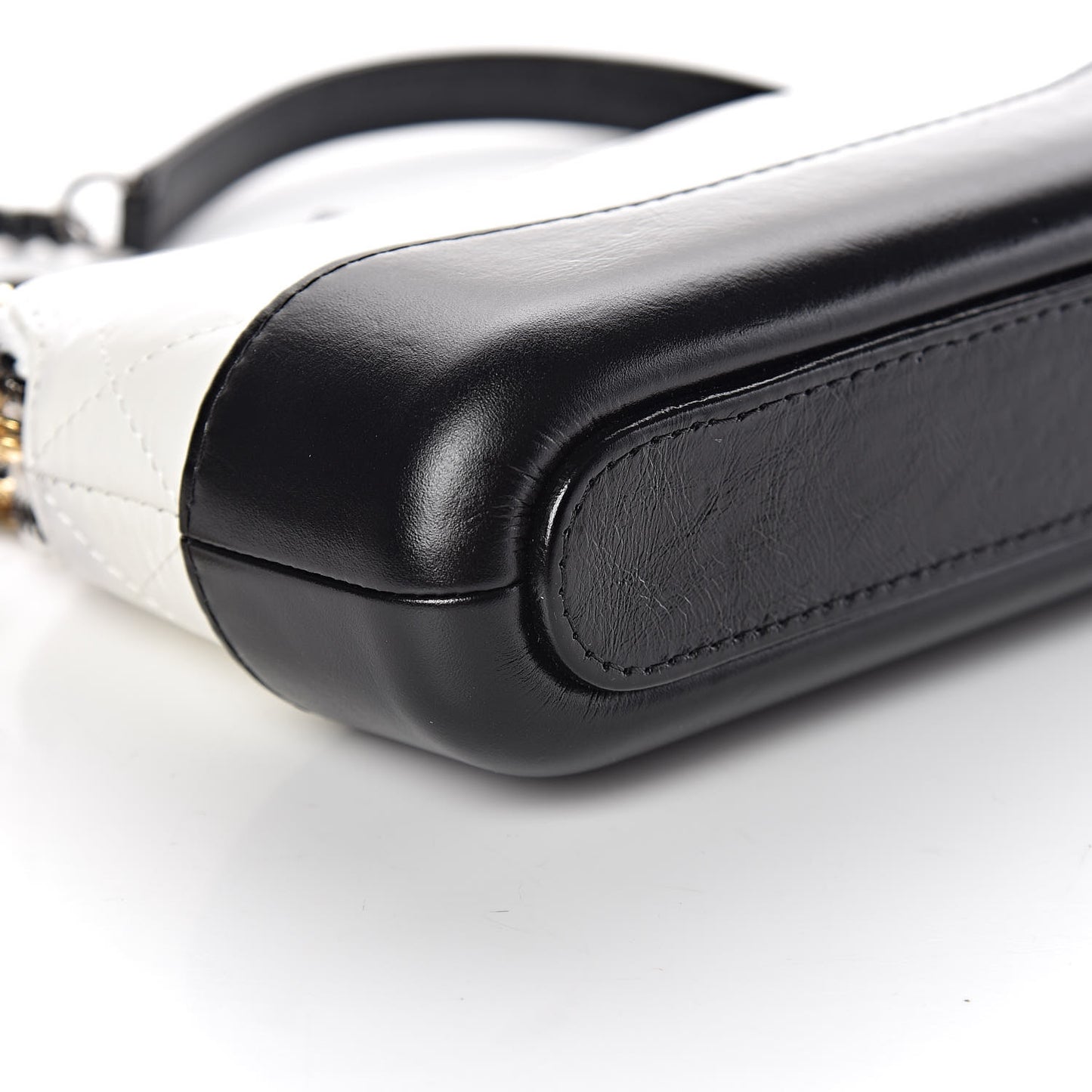 Aged Calfskin Quilted Small Gabrielle Clutch With Chain White Black
