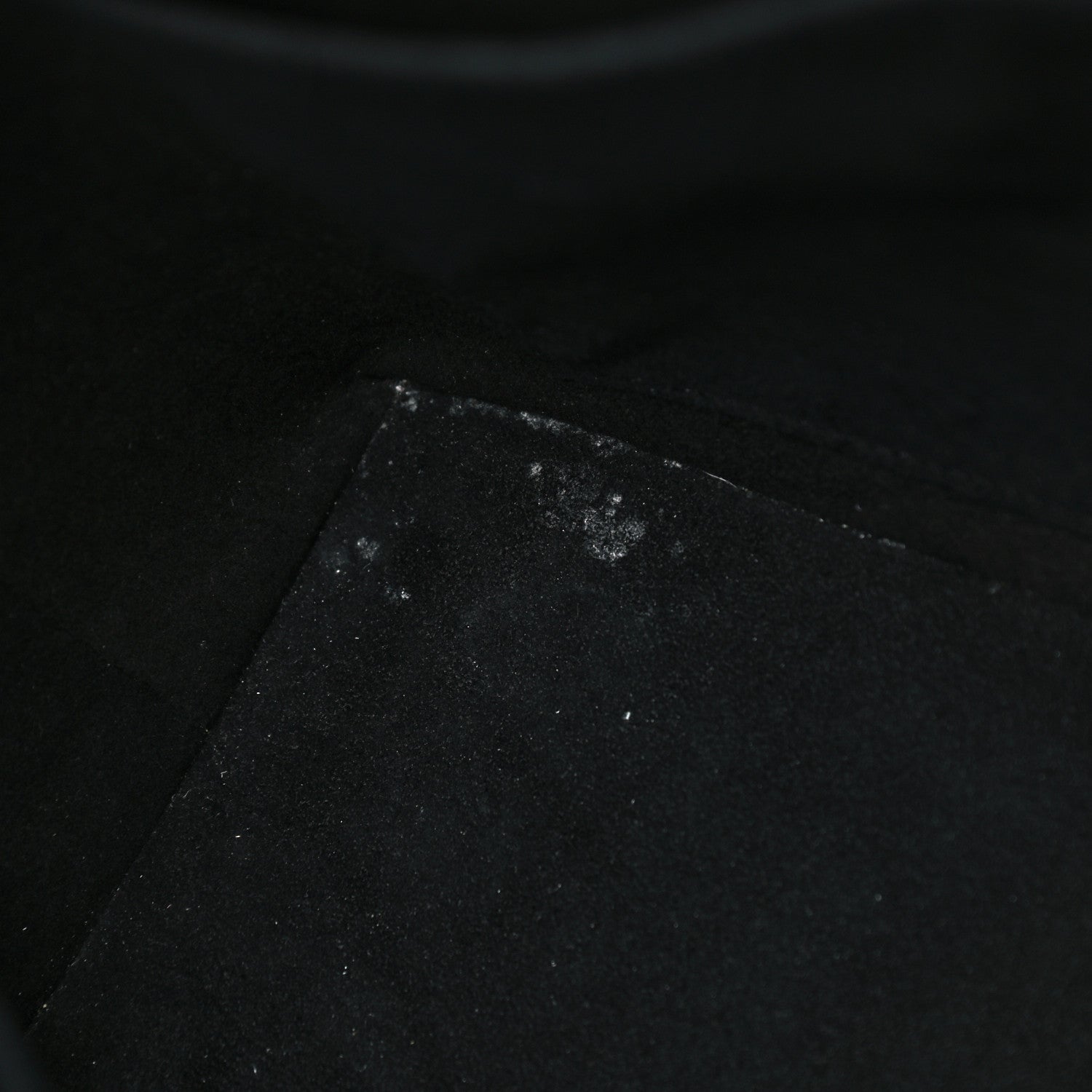 Louis Vuitton Monogram V Tote MM Black 11 of 19
